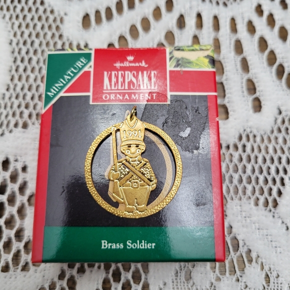 Vintage Hallmark Keepsake Handcrafted Ornament Lot 4 Pieces - Picture 4 of 5